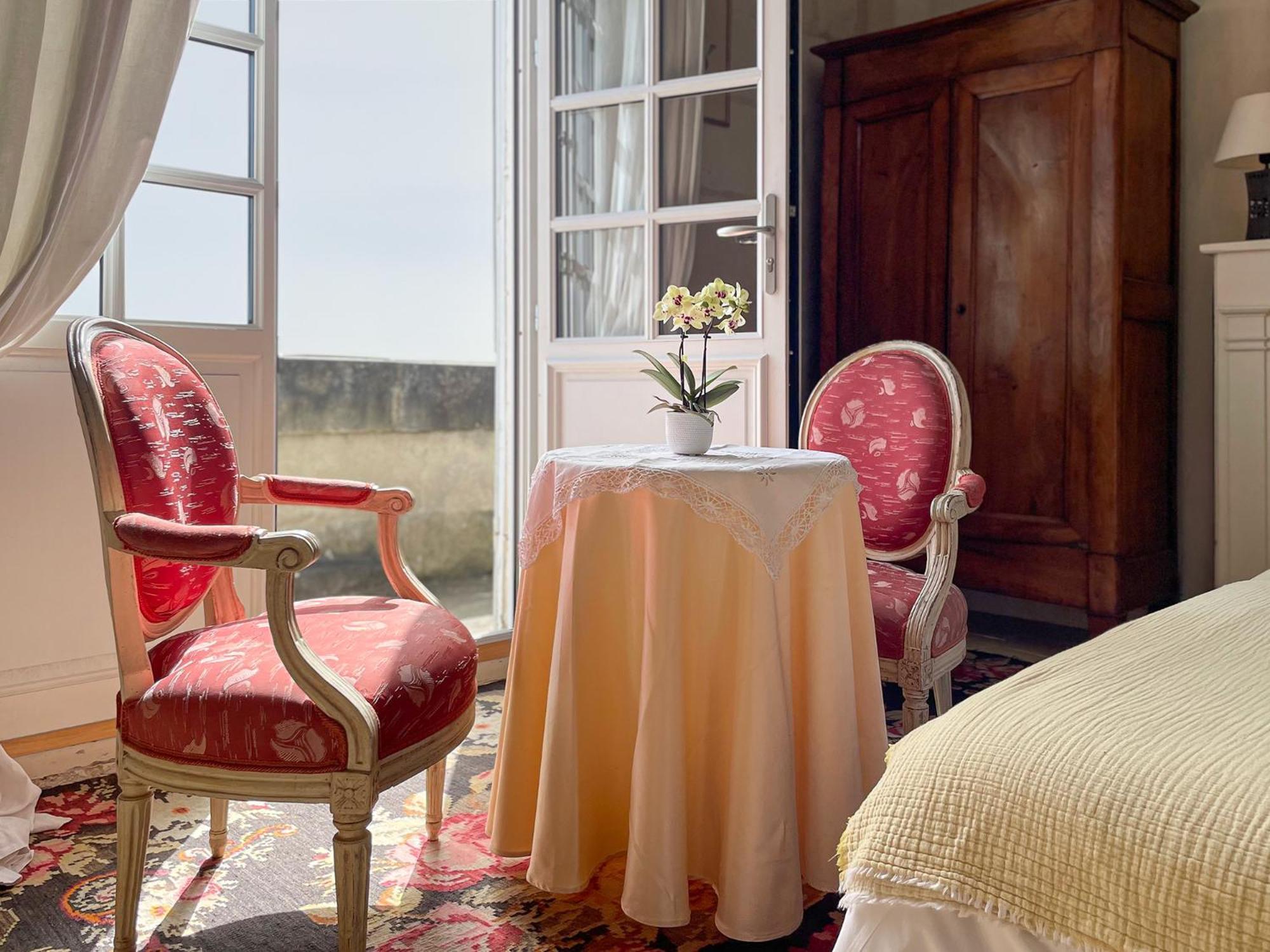 Le Presbytere De La Cite Royale De Лош Экстерьер фото